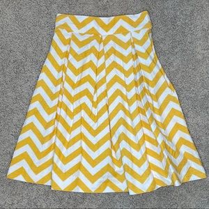 Corilynn Pleated Yellow White Chevron Print Box Pleat  Skirt Size XS X Small